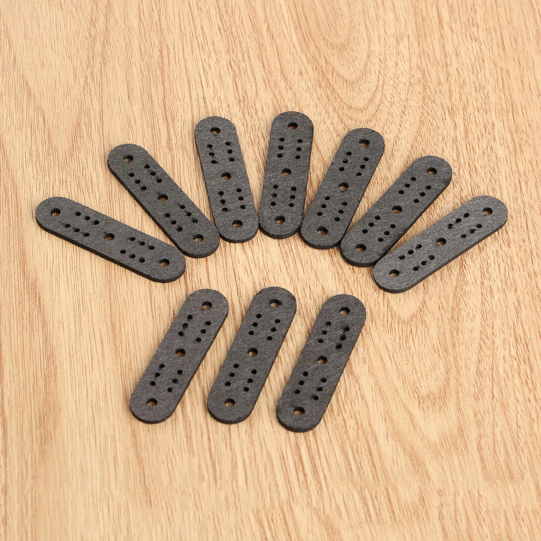 Hunting 20Pcs Microfiber Leather Slingshots Pouches Multi-Hole Outdoor Shooting Bow Sling Shots Catapults Replacements 55mmX15mm