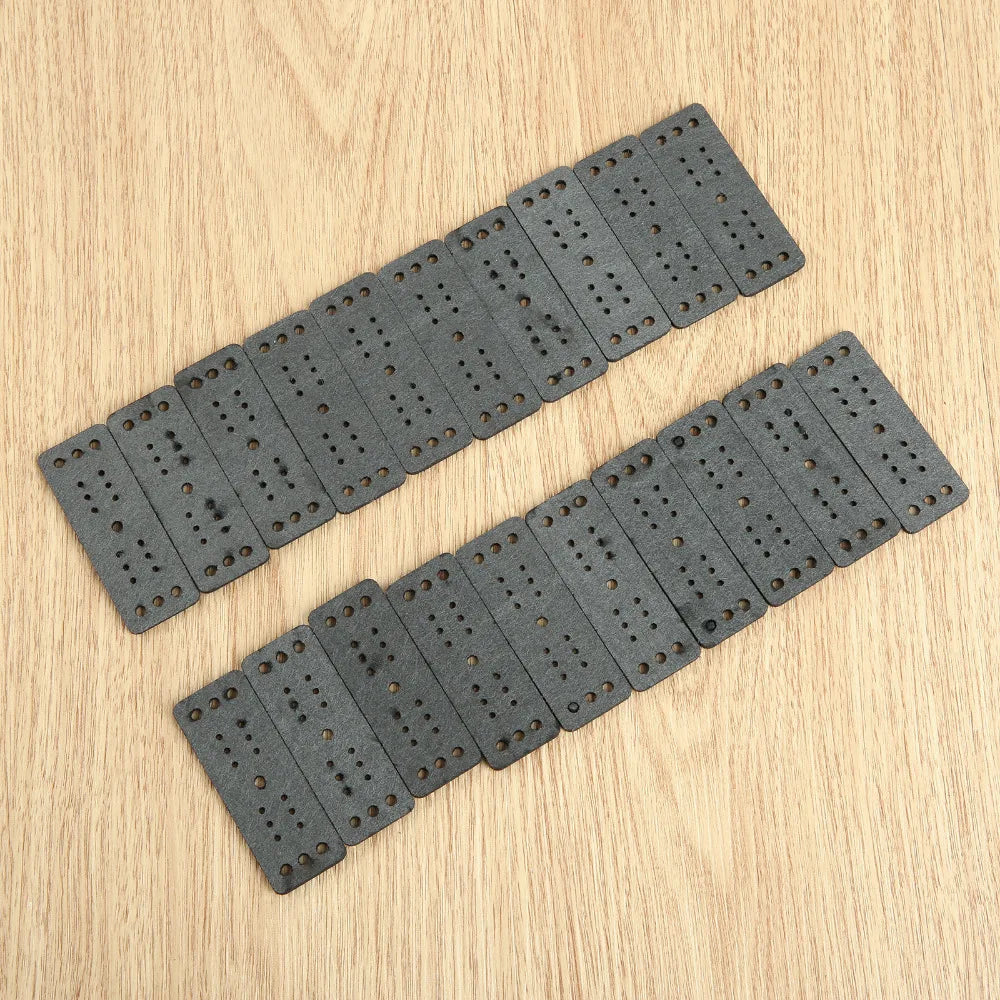 Hunting 20Pcs Microfiber Leather Slingshots Pouches Multi Holes Outdoor Shooting Bow Sling Shots Catapults Replacement 65mmX24mm